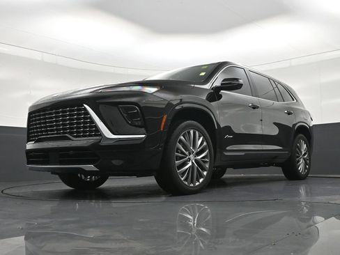 Used 2025 Buick Enclave Avenir w/ Trailering Package, 5000 lbs. FWD image 25
