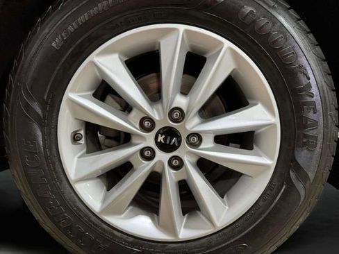 Used 2020 Kia Sorento LX w/ LX I4 Convenience Package image 38