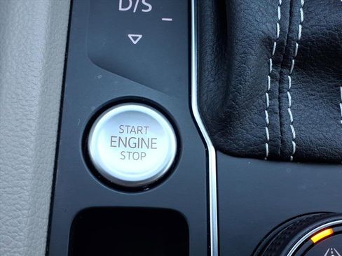 Used 2022 Volkswagen Atlas SE w/ Panoramic Sunroof Package image 28