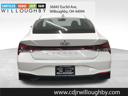 Used 2023 Hyundai Elantra SE image 4