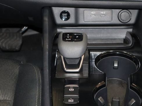 Used 2024 Nissan Rogue SV image 38