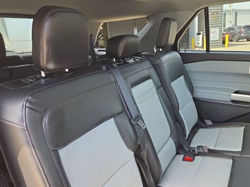 Used 2023 Ford Explorer XLT w/ Equipment Group 202A AWD/4WD image 19