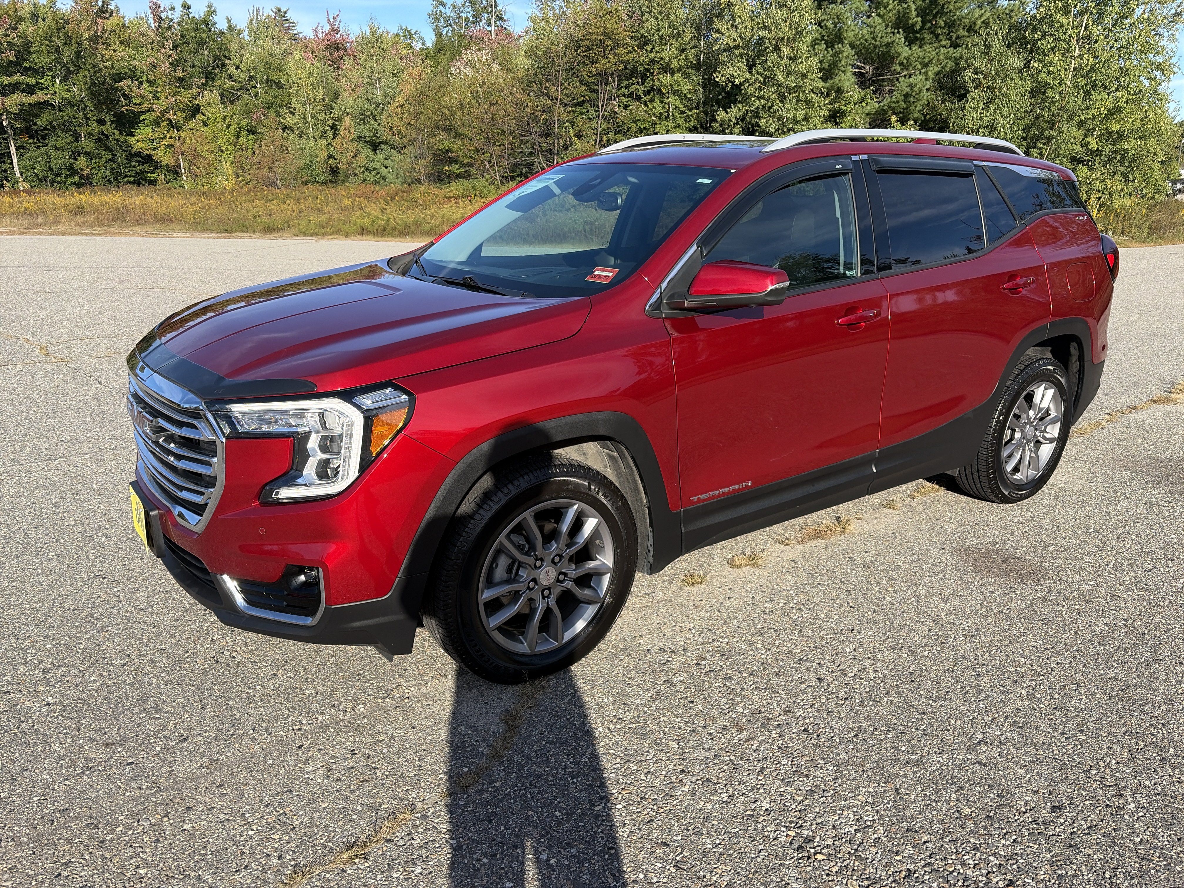 Used 2022 GMC Terrain SLT w/ Infotainment Package II AWD/4WD image 1
