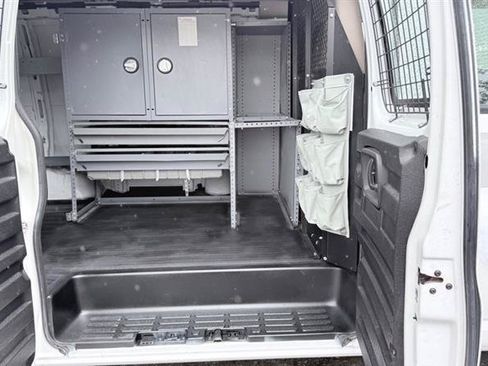 Used 2011 Chevrolet Express 2500 RWD image 27