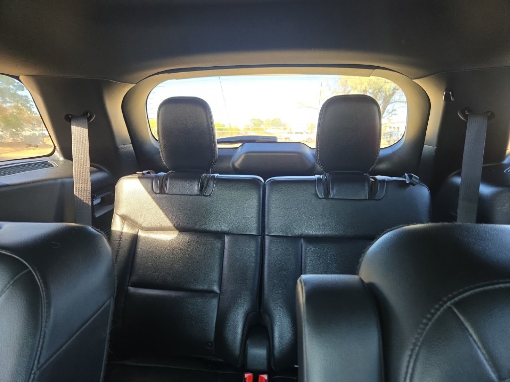 Used 2020 Ford Explorer XLT w/ Equipment Group 202A AWD/4WD image 19