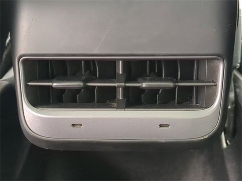 Used 2023 Tesla Model Y Long Range image 17