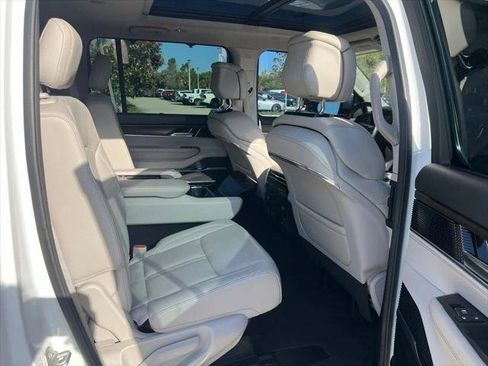 Certified 2022 Jeep Grand Wagoneer Series I AWD/4WD image 17