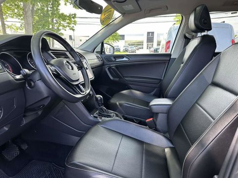Used 2021 Volkswagen Tiguan SE AWD/4WD image 14