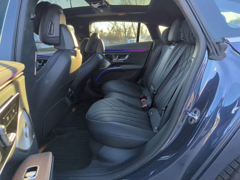 Used 2023 Mercedes-Benz EQS 580 4MATIC Sedan image 16