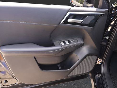 Used 2024 Mitsubishi Outlander SE FWD image 11