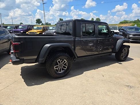 Used 2026 Jeep Gladiator Mojave AWD/4WD image 12