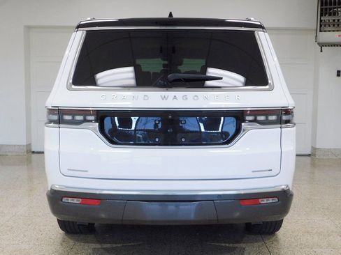 Used 2022 Jeep Grand Wagoneer Series II w/ Convenience Group III image 8