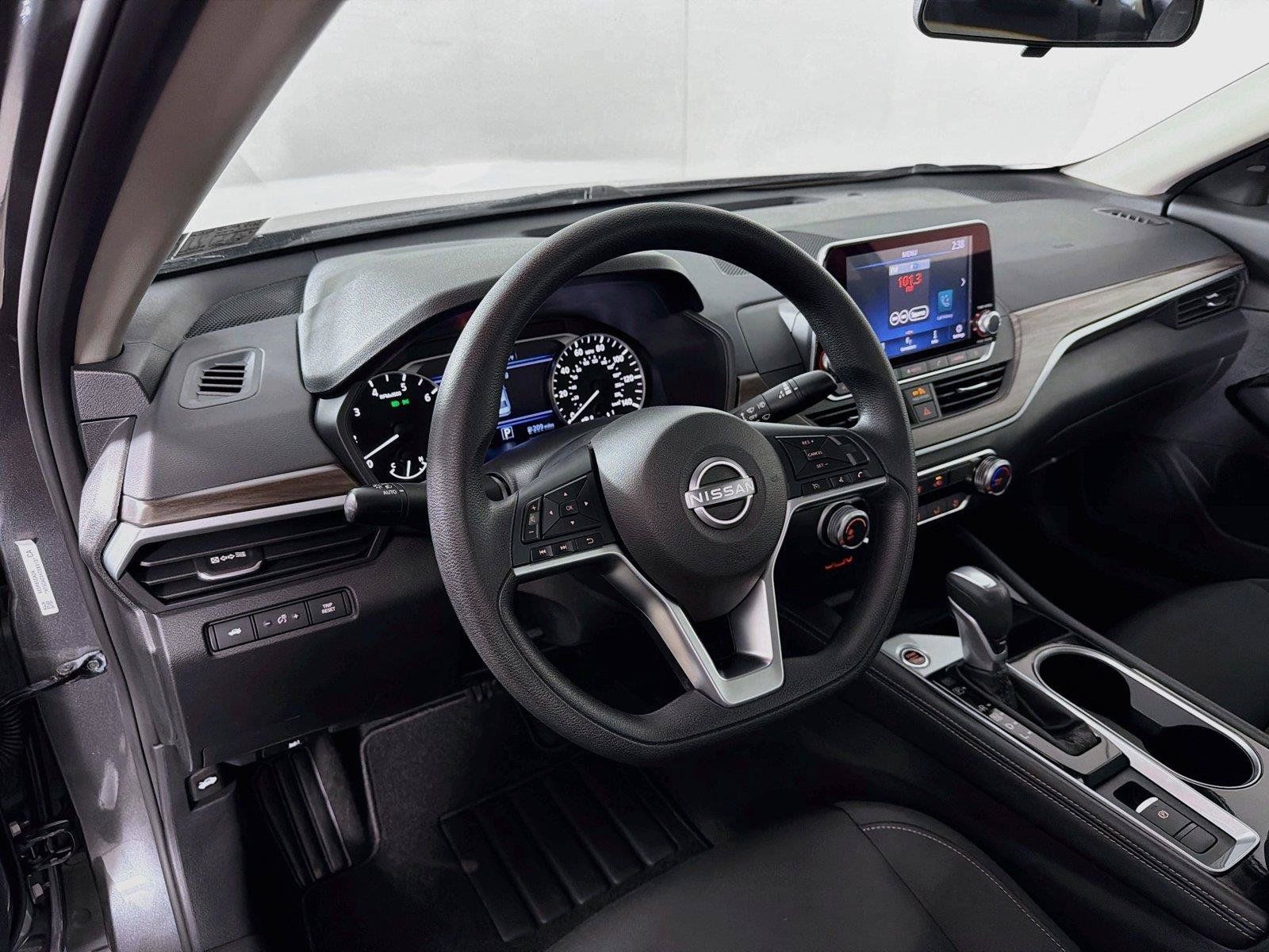 Used 2023 Nissan Altima 2.5 SV AWD/4WD image 16