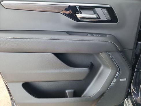 New 2026 Chevrolet Suburban Premier w/ Sun And Tow Package image 37