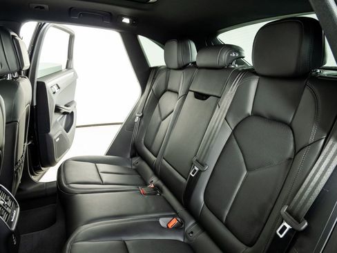 New 2026 Porsche Macan S image 22