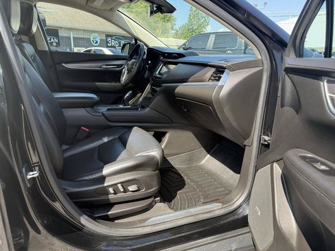Used 2017 Cadillac XT5 Luxury w/ Driver Awareness Package FWD image 10
