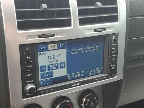 Used 2011 Dodge Nitro Heat AWD/4WD image 25