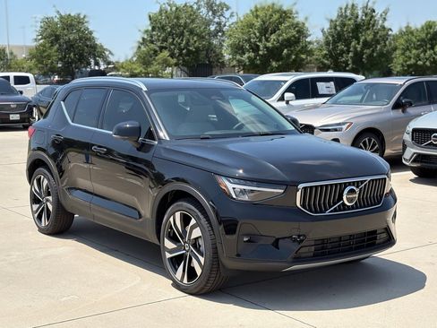 New 2025 Volvo XC40 B5 Plus w/ Protection Package Premier image 3