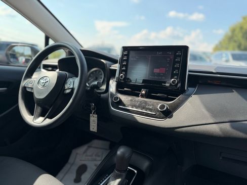 Used 2021 Toyota Corolla LE FWD image 34
