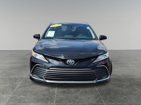 Certified 2022 Toyota Camry XLE FWD image 2