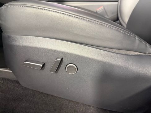 Used 2023 Tesla Model Y AWD image 23