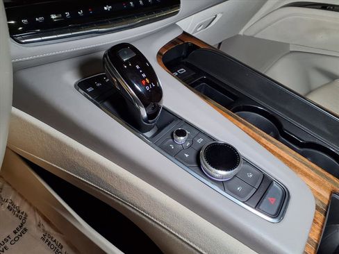 Certified 2023 Cadillac Escalade ESV Sport Platinum w/ Heavy-Duty Trailer Package image 6