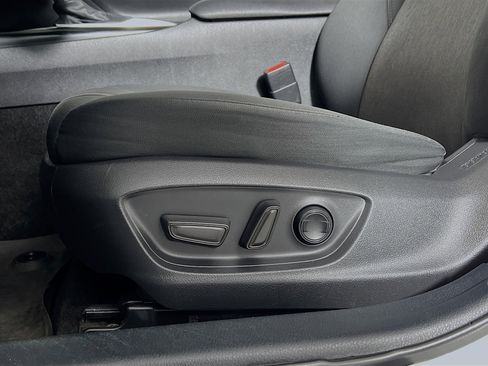 Used 2020 Toyota Camry LE image 19