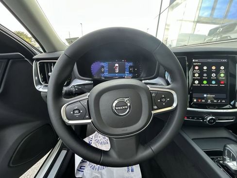 Certified 2025 Volvo S60 B5 Core AWD/4WD image 18