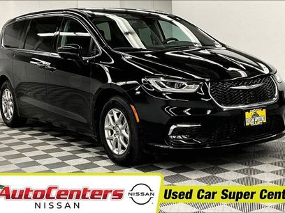 Used 2024 Chrysler Pacifica Touring-L
