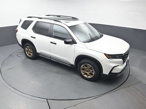 Used 2024 Honda Pilot TrailSport image 44