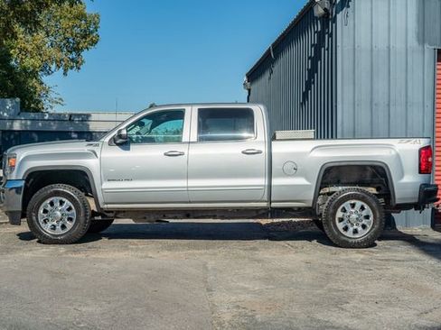 Used 2015 GMC Sierra 2500 SLE image 3