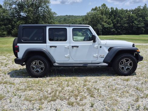 Used 2019 Jeep Wrangler Unlimited Sport AWD/4WD image 11