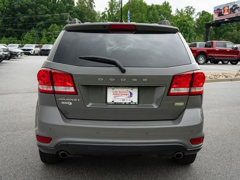 Used 2019 Dodge Journey SE w/ Safe & Sound Group FWD image 8