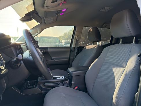Used 2021 Toyota Tacoma SR w/ SR Convenience Package image 9