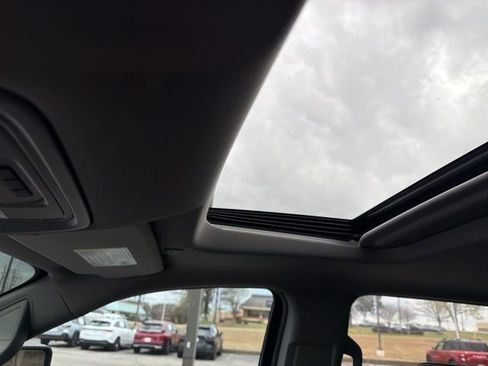 Used 2024 Chevrolet Silverado 2500 LTZ w/ LTZ Convenience Package image 18