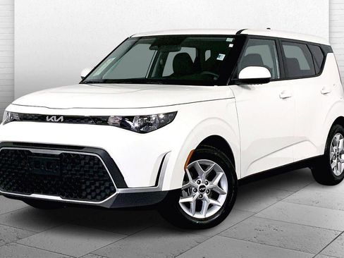 Used 2025 Kia Soul LX image 12