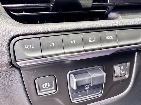 Used 2022 Cadillac Escalade ESV Sport w/ LPO, ONYX Package AWD/4WD image 20