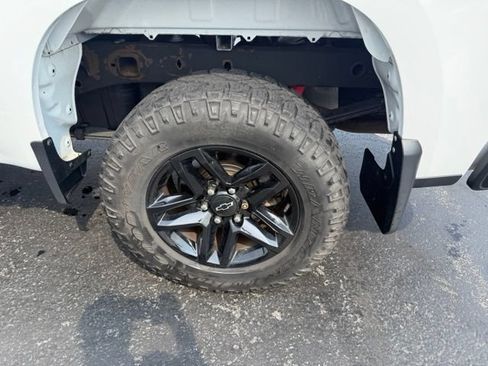 Used 2020 Chevrolet Silverado 1500 Custom Trail Boss w/ Custom Convenience Package AWD/4WD image 5