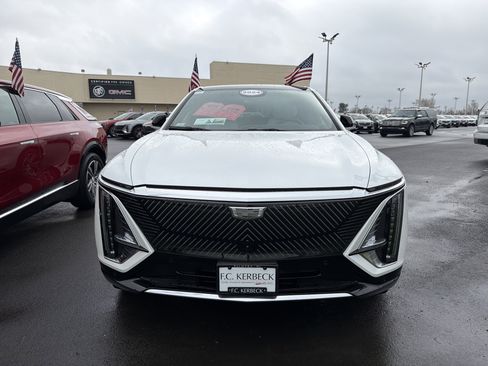 Used 2024 Cadillac Lyriq Luxury image 3