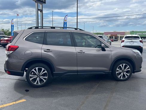 Used 2023 Subaru Forester Limited AWD/4WD image 6