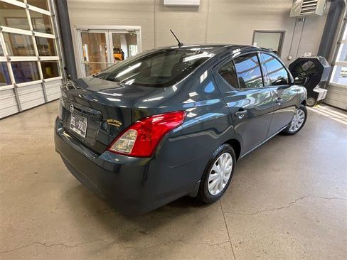 Used 2017 Nissan Versa S FWD image 5