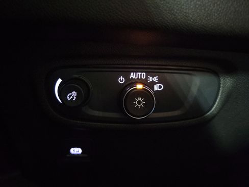 Used 2024 GMC Terrain SLE image 22