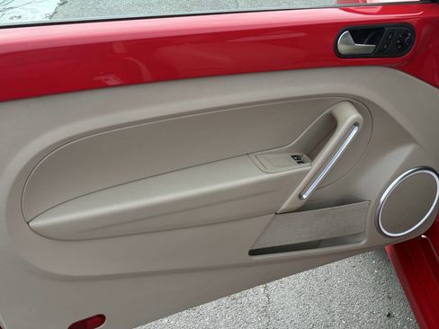 Used 2014 Volkswagen Beetle 1.8T image 9