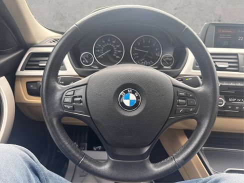Used 2018 BMW 320i xDrive Sedan AWD/4WD image 23