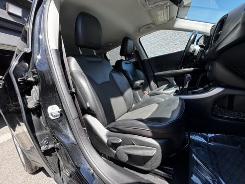 Used 2019 Jeep Compass Latitude w/ Cold Weather Group AWD/4WD image 19