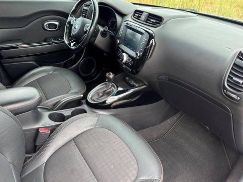 Used 2019 Kia Soul ! FWD image 15