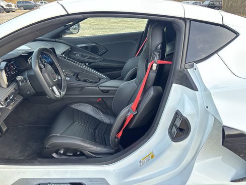 Used 2024 Chevrolet Corvette Stingray Preferred Cpe w/ Z51 Performance Package image 14