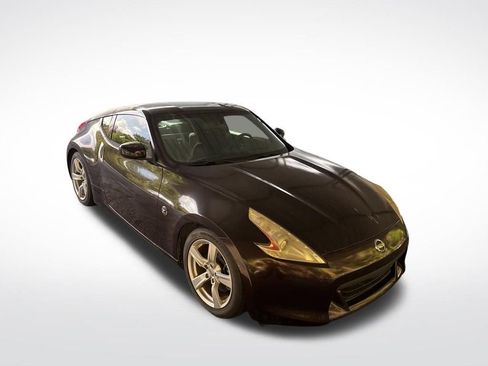 Used 2010 Nissan 370Z Base image 2
