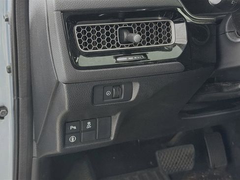 Used 2022 Honda Civic Touring image 11