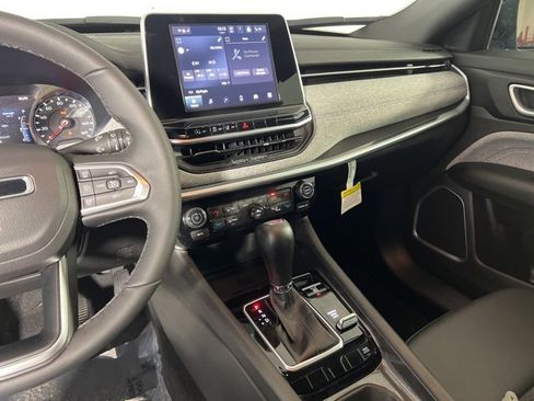 New 2025 Jeep Compass Latitude w/ Convenience Group image 25